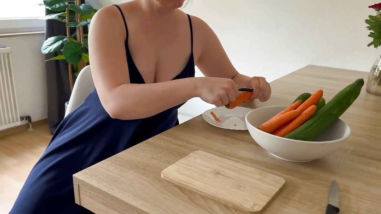 Yiyecek-porno: Havuç soy, mastürbasyon et ve ye
