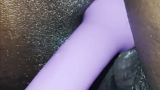 Kahverengi şekerle oynuyor!!