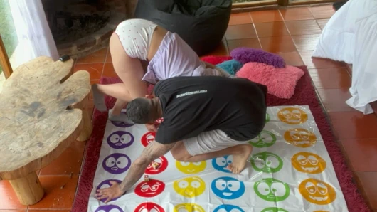 Amelia ve Lucas ile striptiz oyunu