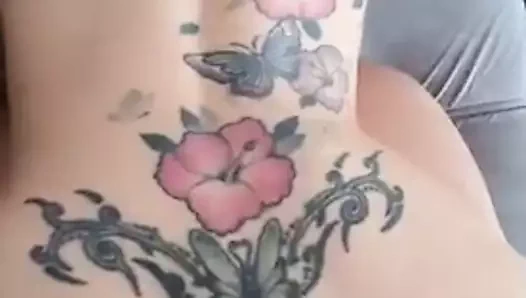 dövmeli amcık fucked