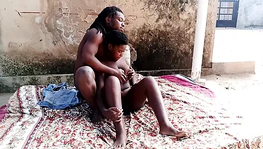 69 ateşli tüm götünü yüzüme emiyor aman tanrım ne lezzetli bir kadın, yarağıma oturuyor