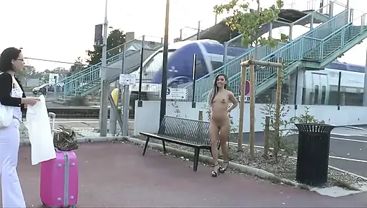 Çok fazla azgın anal sikiş ve grup seks aktiviteleri - dvd