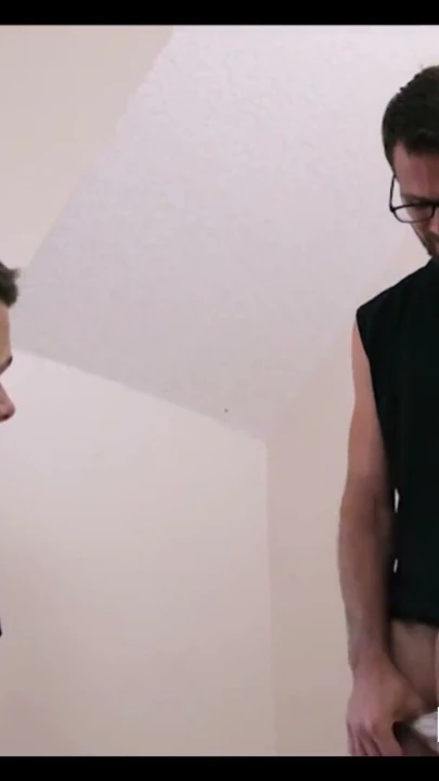 erkek iç çamaşırı twink üvey büyük bir çocuk olmayı öğrenir | Klip 1