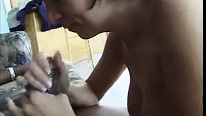 ırklararası mavi gözlü kaltak alır siyah horoz