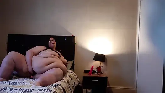 Ssbbw iri güzel kadın senin için boşalıyor