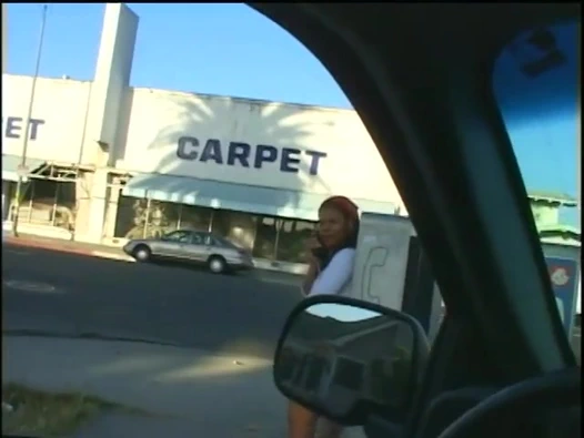 Dövmeli zenci adam tombul zenci sürtüğü sikiyor