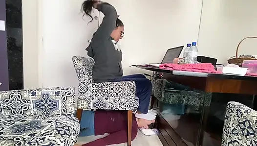 Tanrıça Kiffa'nın kullanmak için gerçek hayat köleleri var