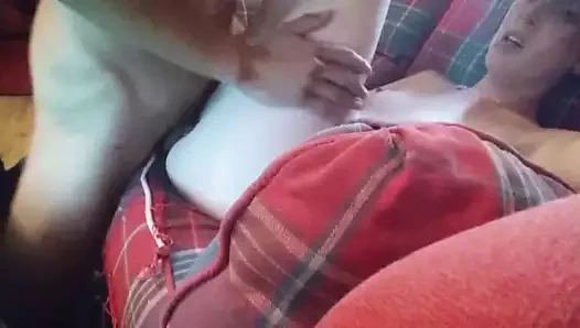 Plan cul entre amoureux avec ejac corporelle