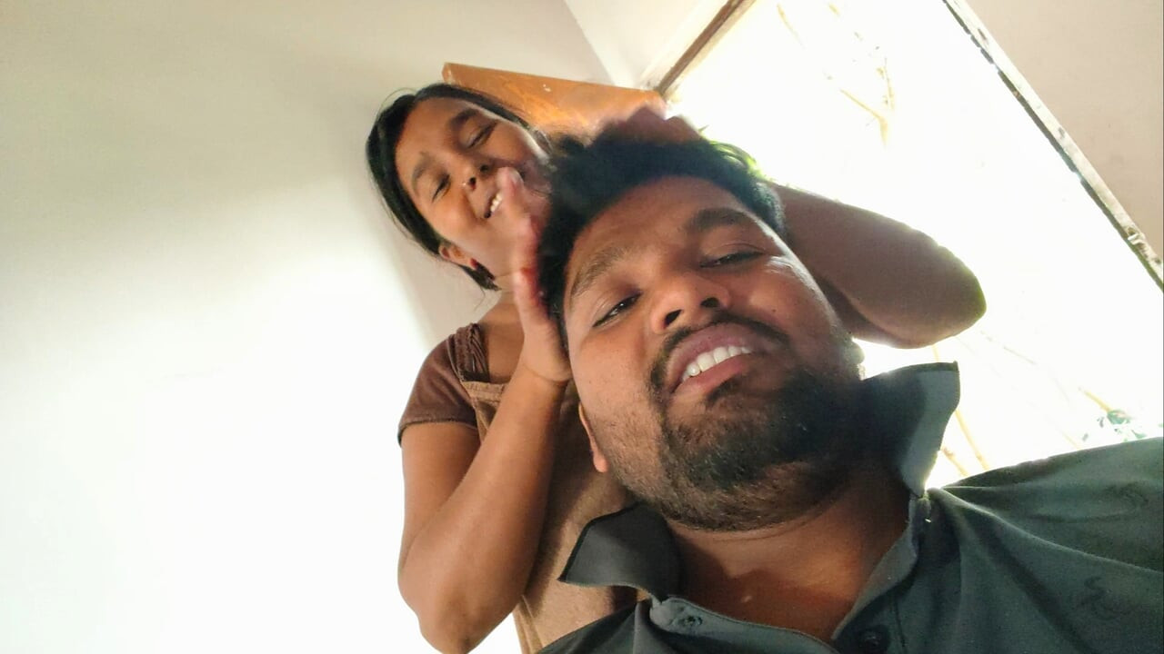 Desi Massage canter me dhire dhire bhabhi ke big beautiful boobs kiss kiye - desi bhabhi boobs suking tamil boy.