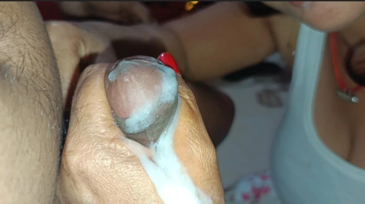 Hintli porno yıldızı salu sakso büyük yarak ve boşalma