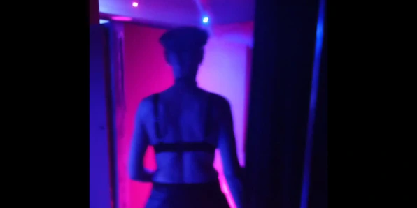 Gran Canaria'daki eş değiştirme buluşma noktasında 5 adamla CoraBitch