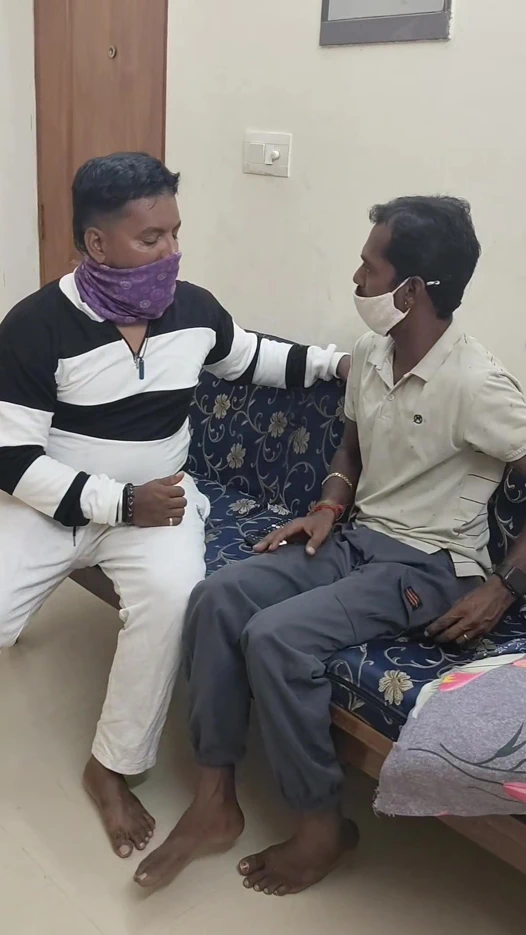 Arkadaşım Tamil hizmetçiyi seks için kandırmama yardım etti bölüm 1