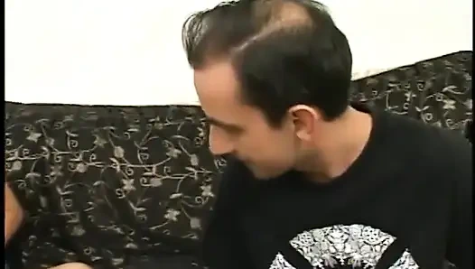 Seksi yarak emen tombul Fiona Cheeks amında yarak salladıktan sonra dölleniyor