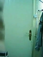 Asker kızı striptizli selamlıyor