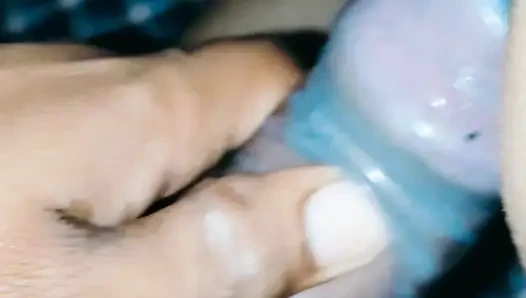 Girlfriend ke chut me ungli ghusa di closeup