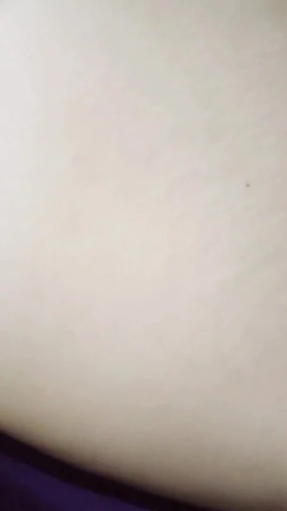 Эмоциональный момент из "Вечеринка закончилась групповом трахом между друзьями мужа и его женой"