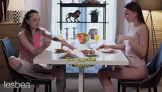 En iyi arkadaşlar lezbiyen sırlarını paylaşıyor - lesbea