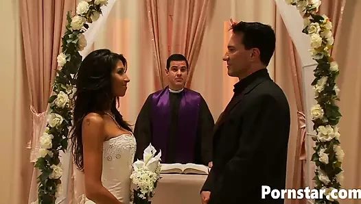 Muhteşem Cindy Hope damat tarafından sert sikiliyor