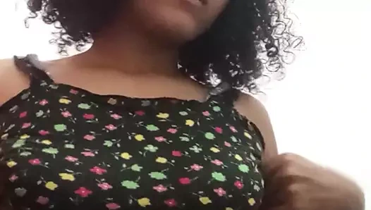 Orgazm olana kadar dildoma biniyorum