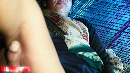 Payal yenge 'veya devar ilk kez göt sikişi, sari ile seks videosu