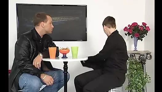 School Nerd mit mega Titten blaest wie ein kleiner Teufel