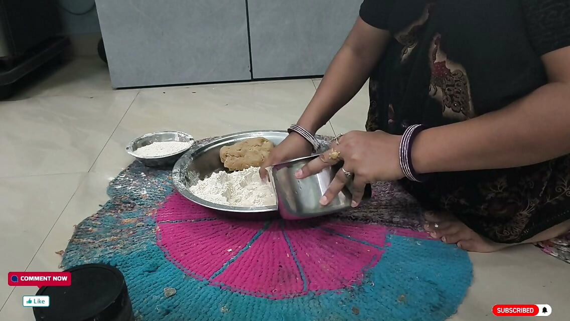 Tight Pussy Indian Stepmom Rough fucked by Horny Boy Viral Video