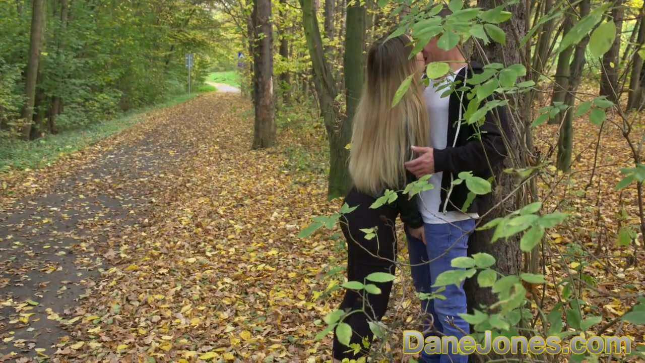 Dane jones seksi genç Rus bebek verir kamu oral seks
