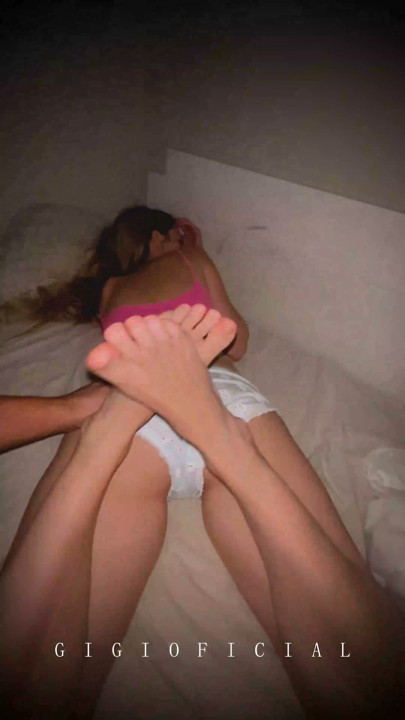 Ev yapımı dikey porno: o 18 yaşında ve ben 58 yaşındayım | Klip 1