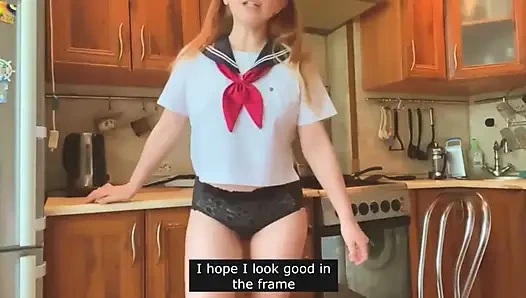 Japon üniversite üniformalı genç güzellik mutfakta mastürbasyon yapıyor ve seninle sohbet ediyor