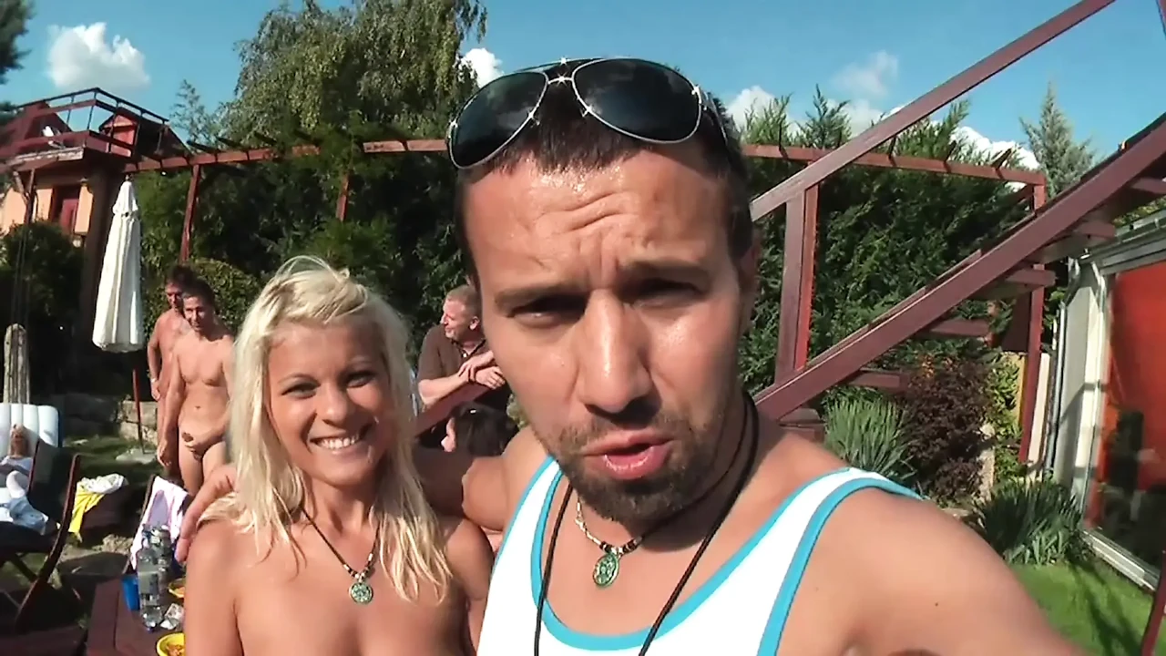 Pool-party voller lutschen, dreierfick und gruppenfick