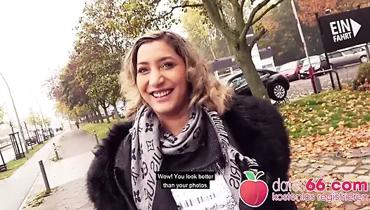 Terk edilmiş yer sikici: ateşli tombul sarışın (32 yaşında) sikiliyor