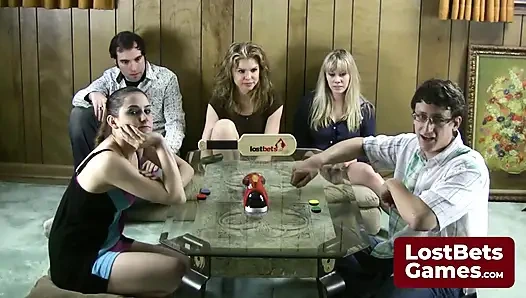 Vahşi ve ateşli striptiz noname oyunu için kendinizi hazırlayın