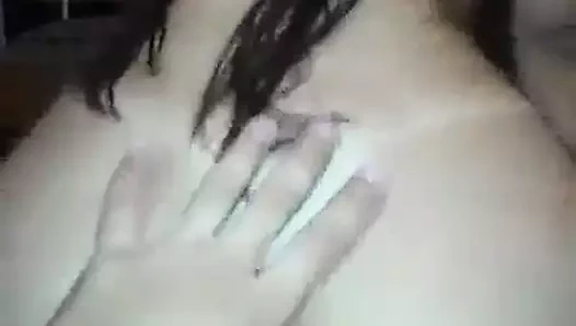 ESPOSA MORENA LEVANDO NO CU