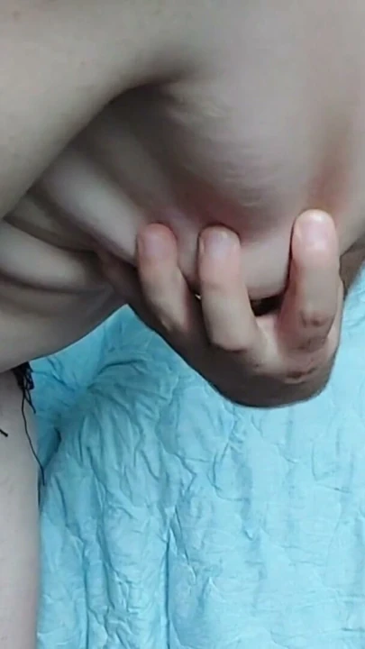 Büyük uyluk beyaz transeksüel ile büyük doğal memeler seksi sıcak dik ladyboy | Klip 1