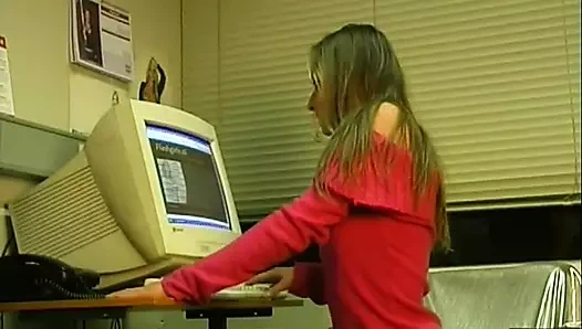 Güzel kız Lucie'nin ilk seçmeleri bugün