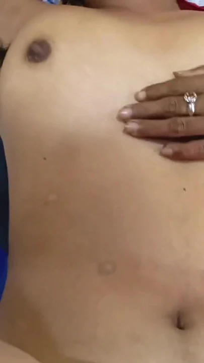 Hintli güzel büyük memeli kız arkadaş kıllı amcık sikiş videosu, köylü kovboy kız erkek arkadaşıyla sert seks | Klip 1