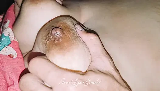 Üvey erkek kardeşinin aç dili üvey kız kardeşinin sulu amını yiyor