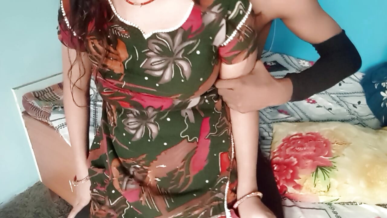 Hintli kadın evde sert xxx