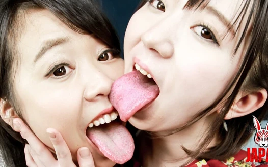 Tükürük ve kötü nefes fetişi! Kızın ağız kokusu en iyi kulüp!! Mio Shinozaki ve Karin Harikawa