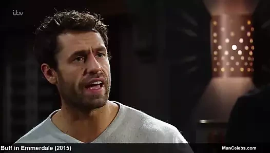 Erkek ünlü kelvin fletcher kas vücudunu açığa