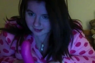 Şişman kız masturbates için ona bf