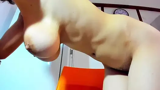 Ateşli Myla_angel göğüsleri sarkıyor ve zıplıyor!