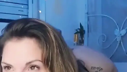 Arjantinli orta yaşlı seksi latin sürtük görüntülü görüşmede çifte penetrasyon