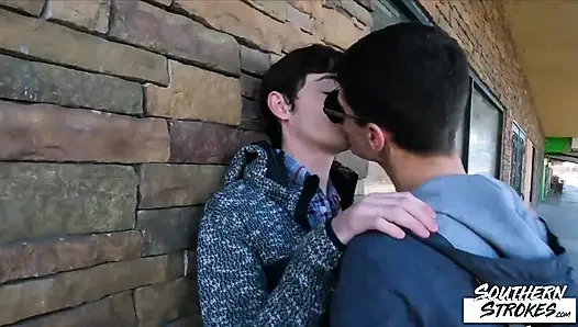 Güneyli zayıflık anını okşuyor