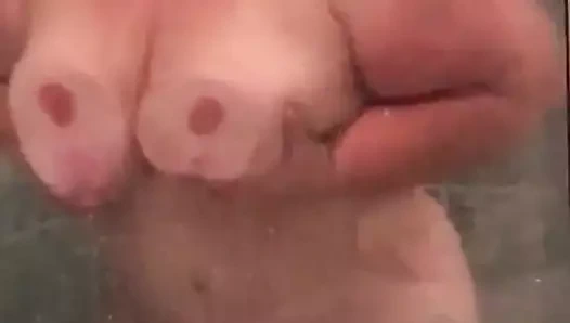 güzel milf içinde duş