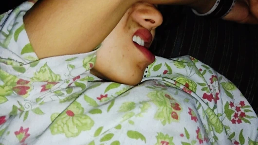 Hintli kadın davar sıkı amcıkla hızlı seks ilk kez seks Hintçe ses