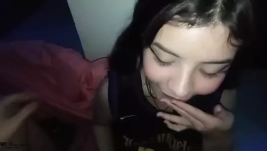 Ateşli latin erkek arkadaşının yarağını emmeyi seviyor - bakış açısı - İspanyolca porno