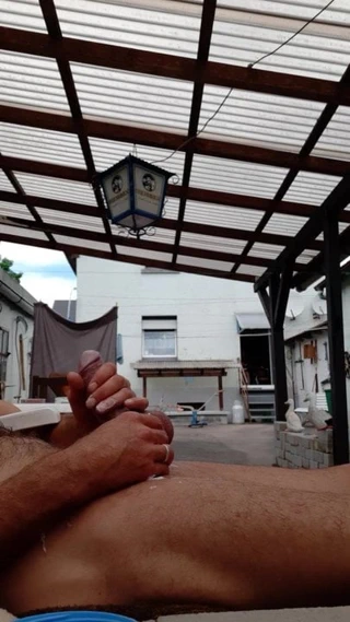 Opa schaut zu wie ich es mir mache und das soll er ja auch