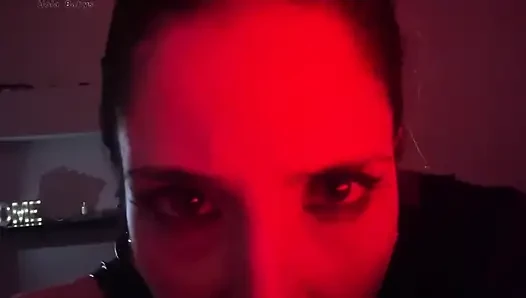 Büyük Göğüslü Minik Divinamaruuu, İlk BDSM Seansında Teslim Oluyor - Tam Ve Acımasız Teslimiyet