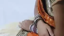 Yenge geceleri erkek arkadaşının sikini sikiyor......